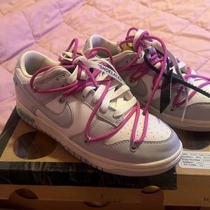 Off-White x Dunk Low'Lot 30
of 50'